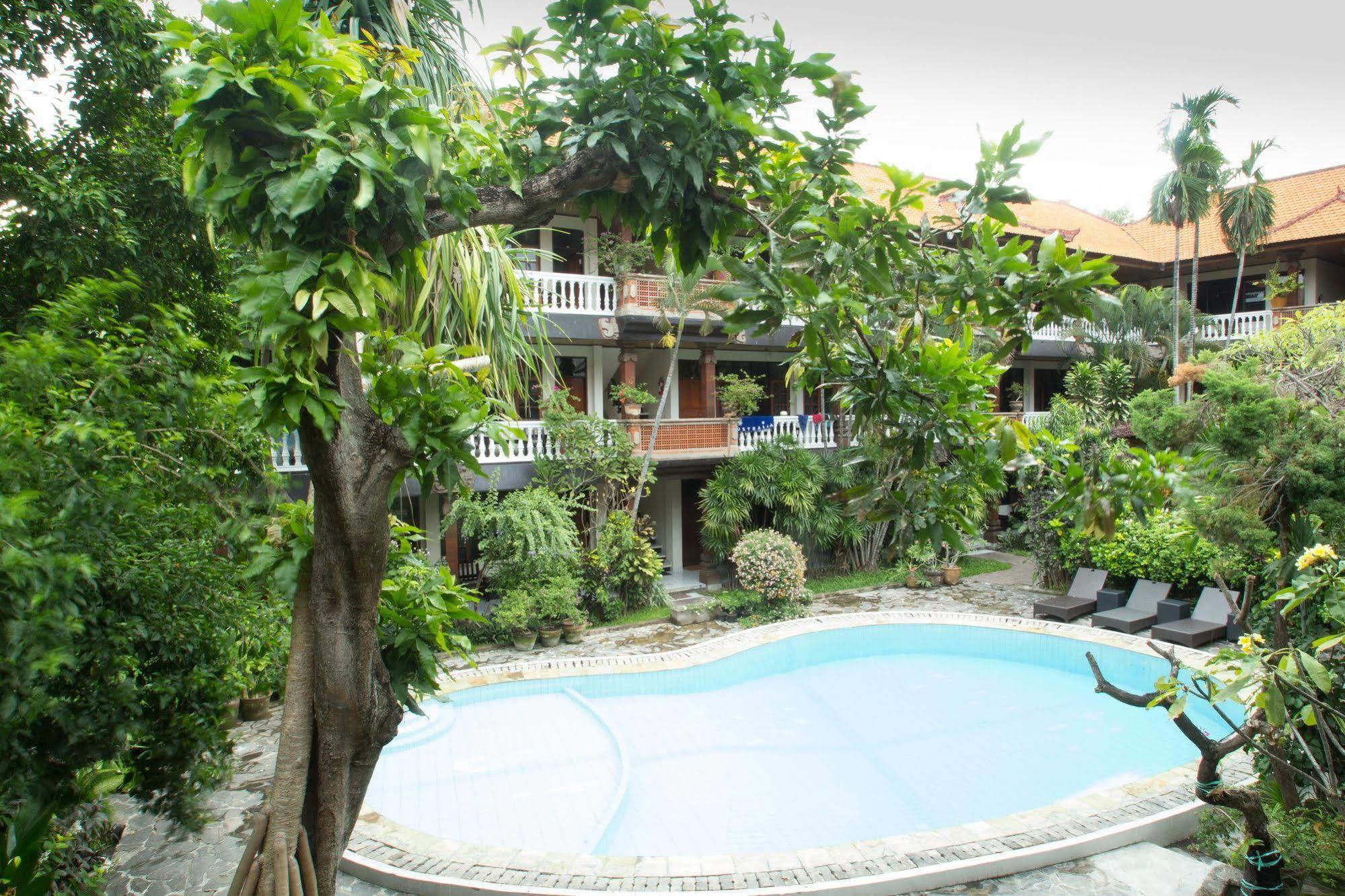 Simpang Inn Hotel Legian Kültér fotó